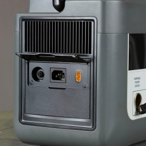 Портативная электростанция FUBAG AS 2400i (аккумулятор LiFePO4) в Великом Новгороде фото